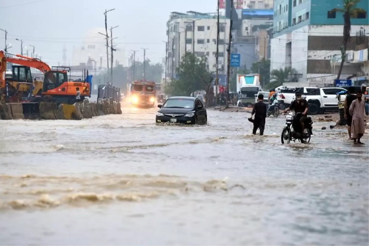 Pakistan'da Muson Yağmurları 785 Can Aldı