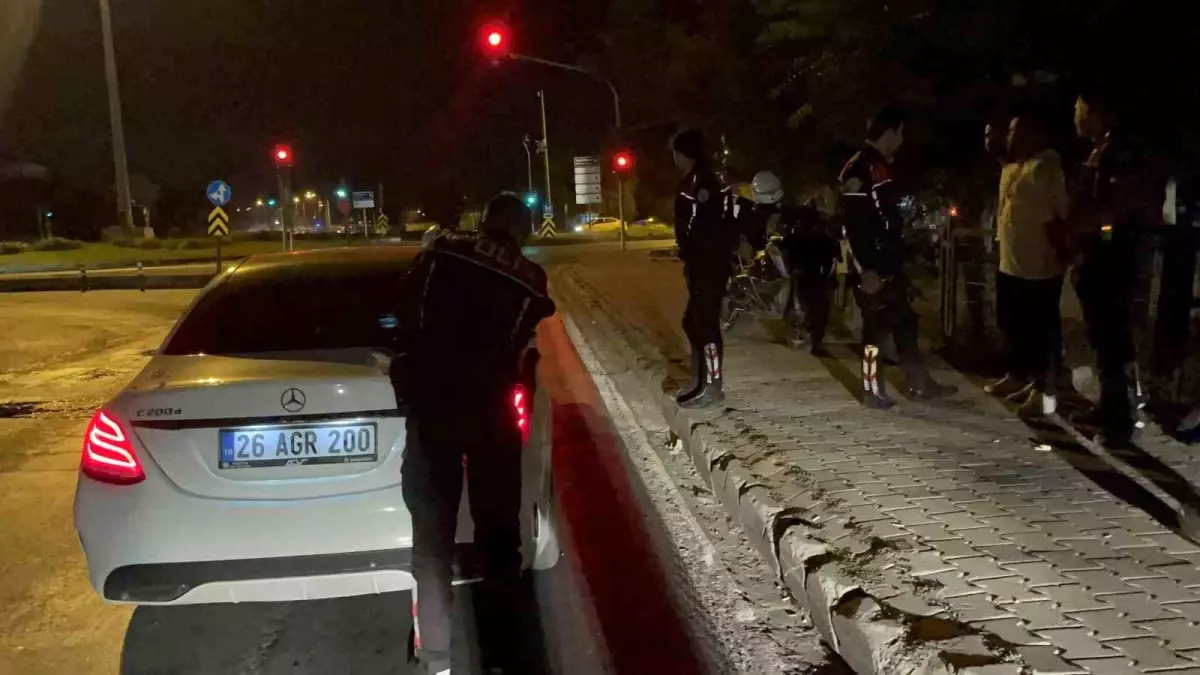 Eskişehir'de Alkollü Sürücü Polisten Kaçamadı