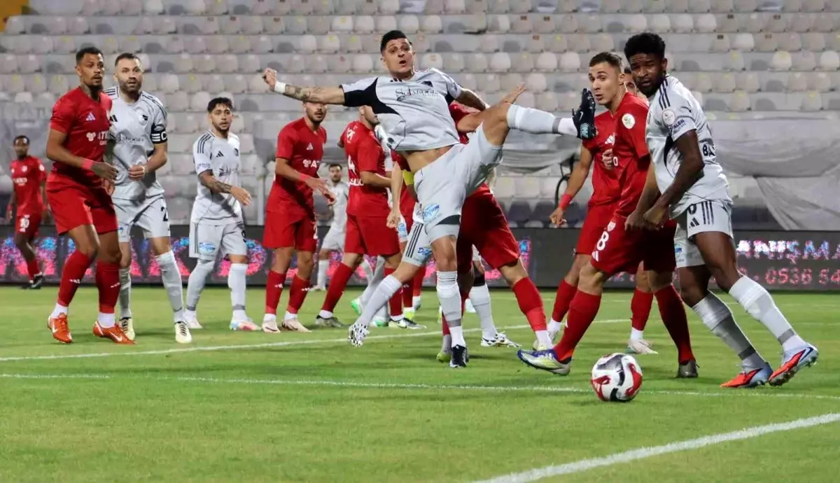 Erzurumspor ve Pendikspor 3-3 Beraberlik ile Ayrıldı