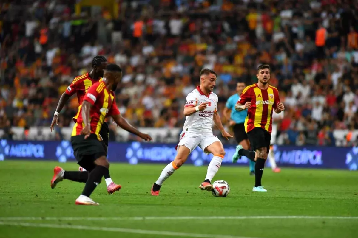 Kayserispor - Galatasaray Maçının İlk Yarısı: 0-1