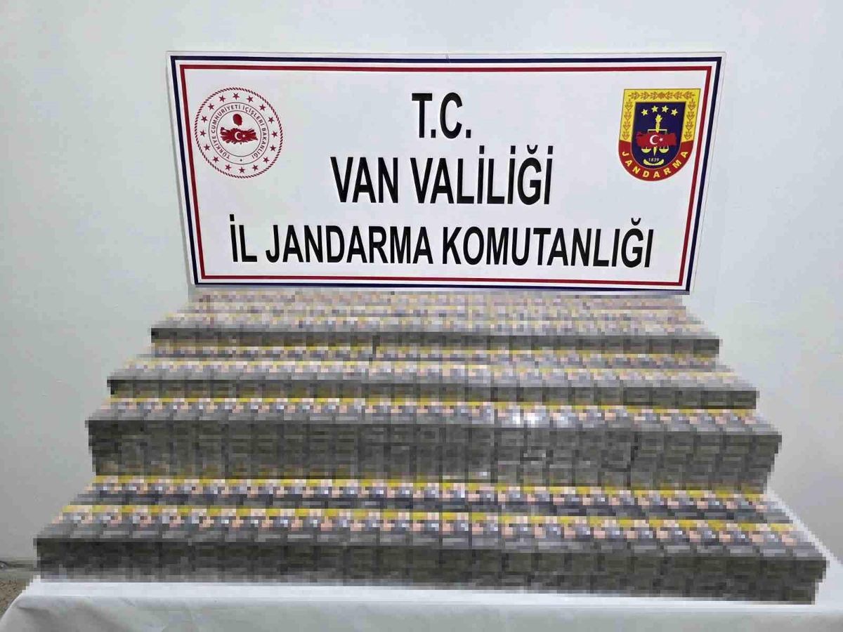 Van'da 6 Bin 207 Paket Kaçak Sigara Ele Geçirildi