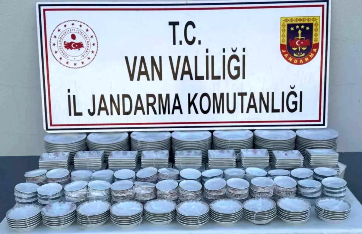 Van'da Kaçakçılık Operasyonu: Çok Sayıda Eşya Ele Geçirildi