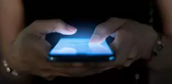 3.3'lük deprem öncesi telefonlara gönderilen uyarı mesajı infial yarattı