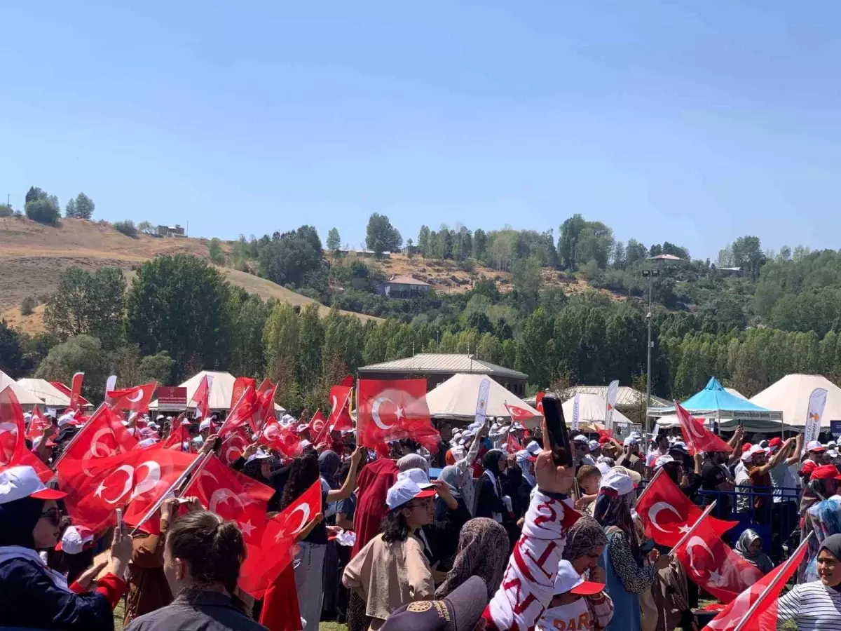 Ahlatlılar Cumhurbaşkanı Erdoğan'ı bekliyor