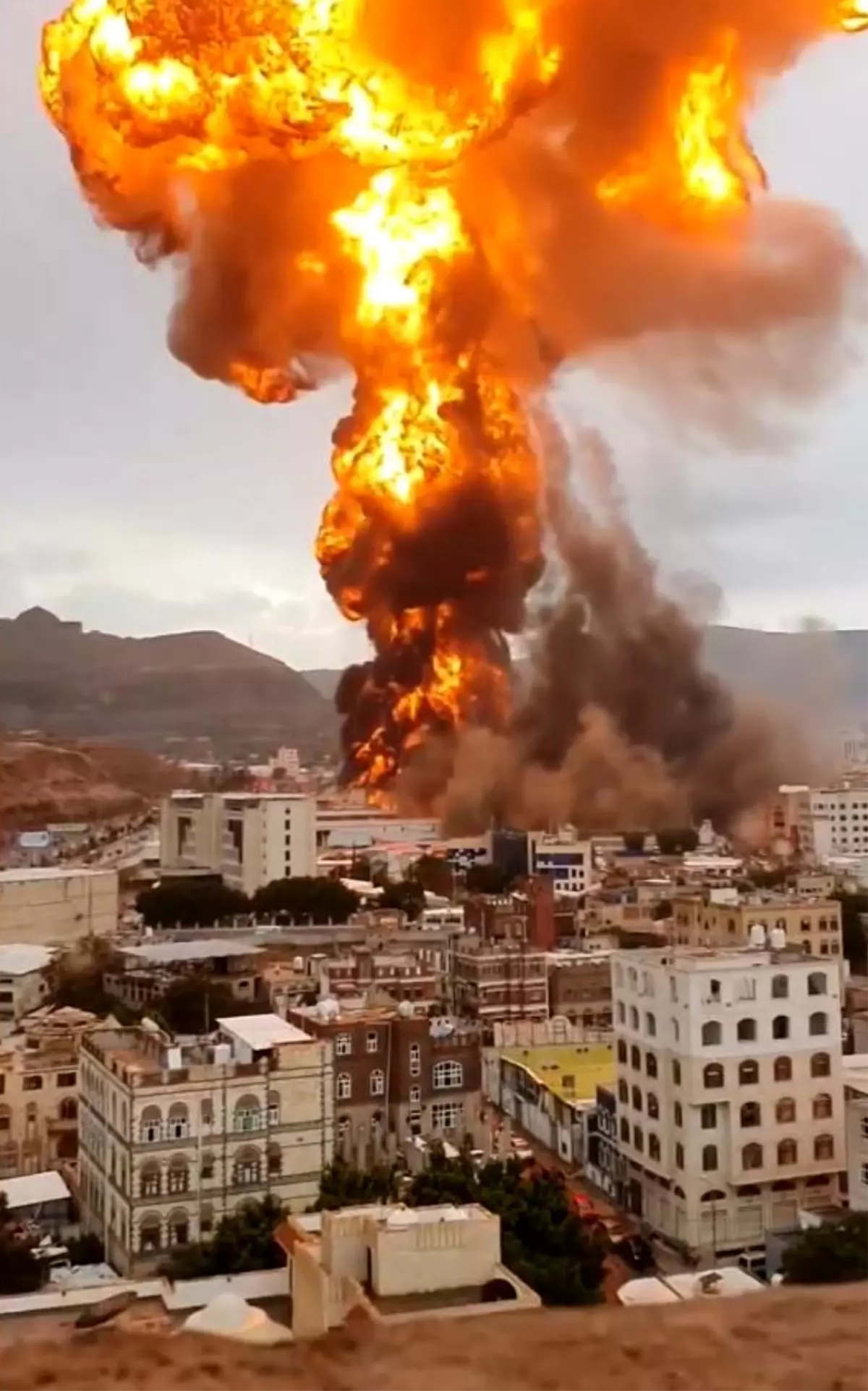 Yemen'de İsrail Hava Saldırıları: 4 Ölü, 67 Yaralı