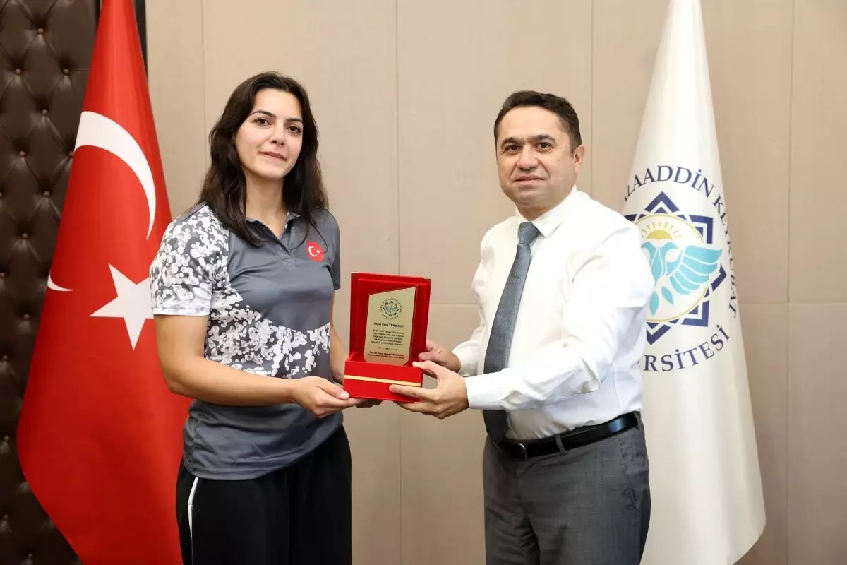 ALKÜ&apos;lü Ciritçi Esra Türkmen, FISU 2025 Dünya Şampiyonu Oldu
