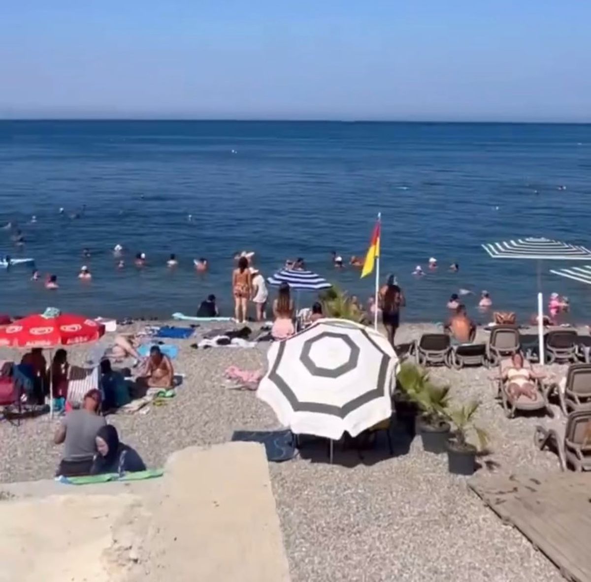 Antalya'da Ücretli Plaj Uygulamalarına Tepkiler Artıyor