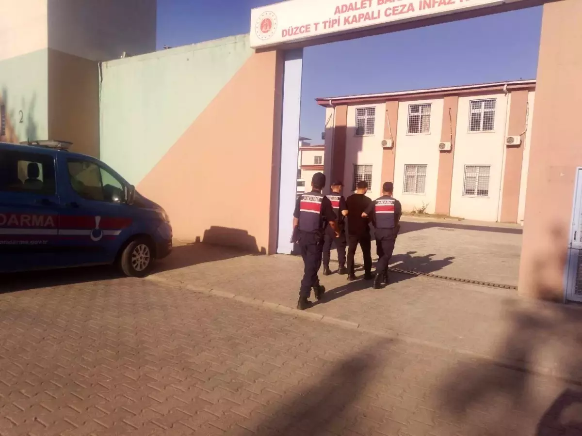Düzce&apos;de Şok Denetimlerde 79 Gözaltı, 16 Tutuklama