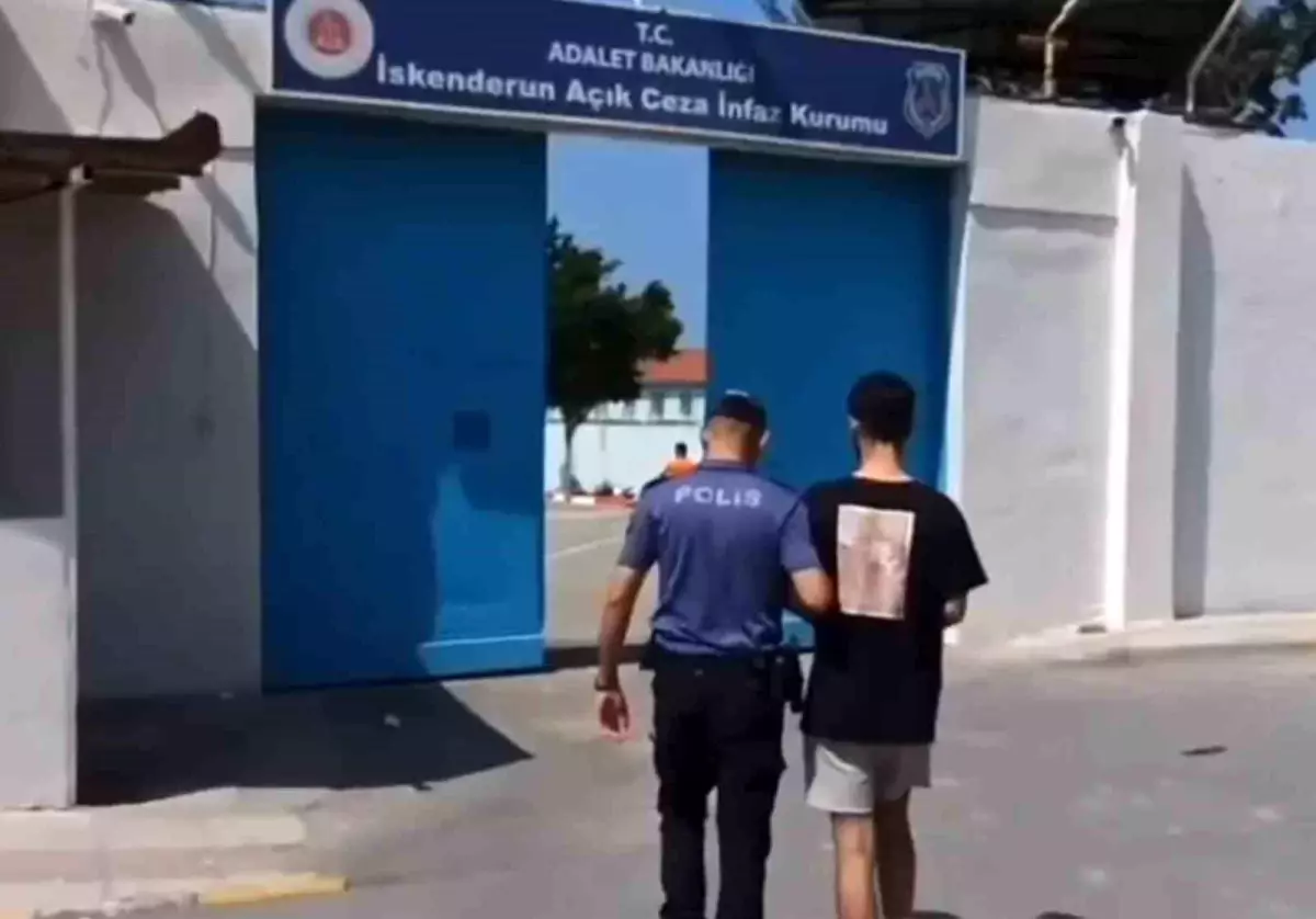 Arsuz'da Ruhsatsız Silah Ticaretine Yönelik Operasyon: Hapis Cezalı Şahıs Yakalandı