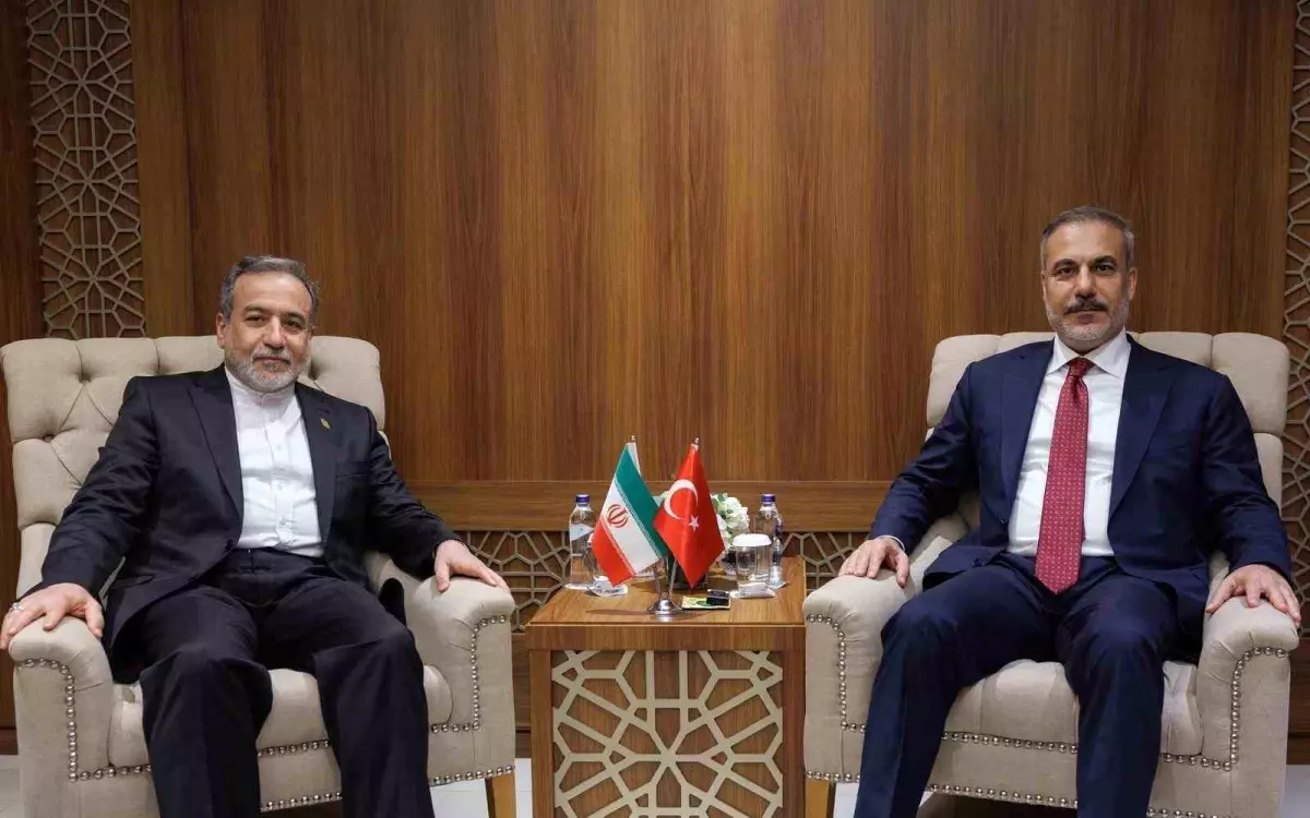 Hakan Fidan, Cidde&apos;de İran Dışişleri Bakanı ile Görüştü