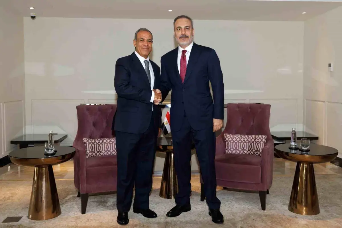 Hakan Fidan, Cidde&apos;de Mısır Dışişleri Bakanı ile Görüştü
