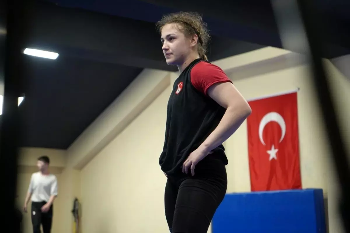 Beyzanur Akkuş U20 Dünya Güreş Şampiyonası'nda Bronz Madalya Kazandı
