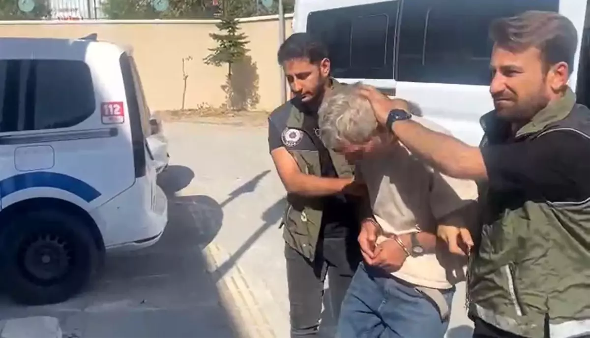 AVM'de Hırsızlık Yapan Cezayir Uyruklu Şüpheli Gözaltına Alındı