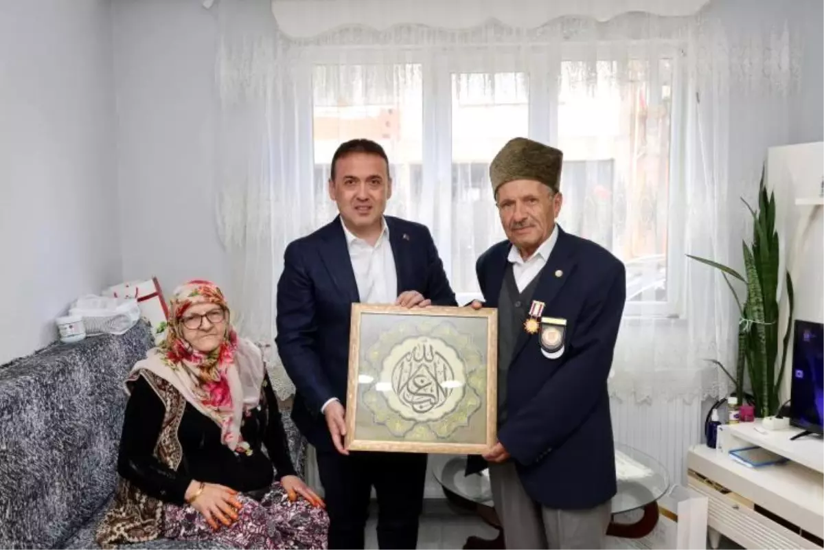 Bilecik Valisi, Kıbrıs Gazisi İbrahim Bar'ı Ziyaret Etti