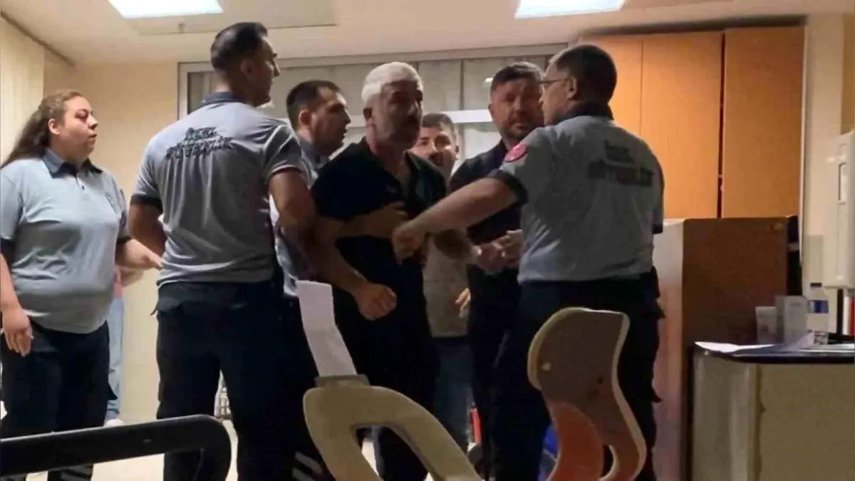 Bursa'da Kaza: 2 Yaralı, Yakınları Arasında Kavga