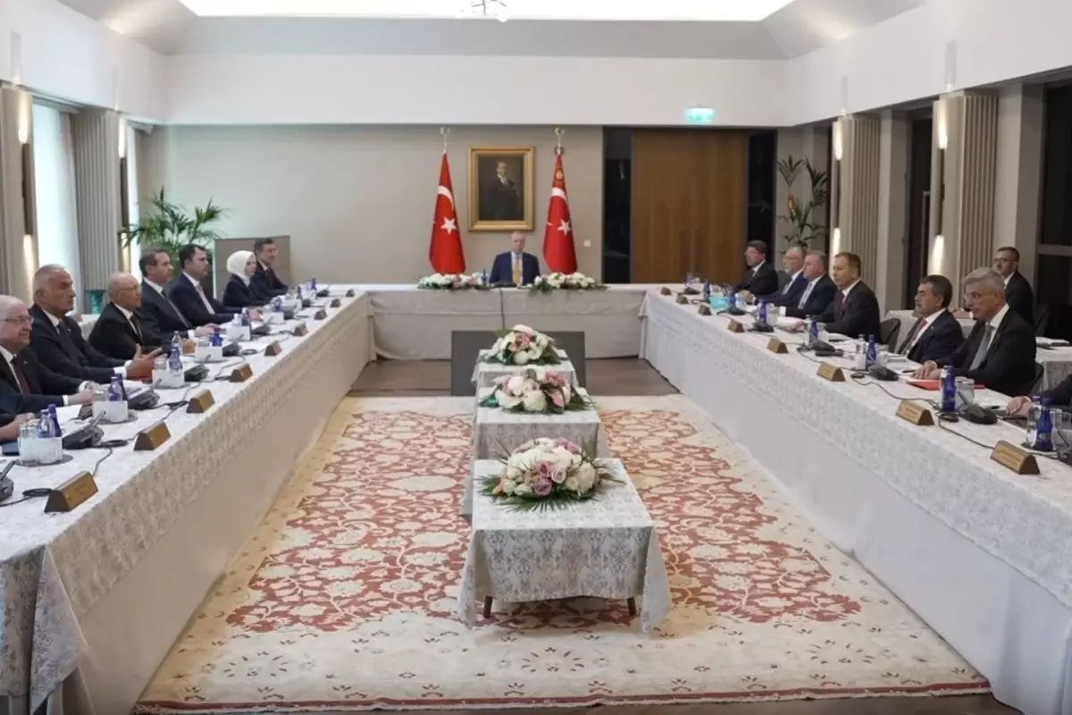 Cumhurbaşkanı Erdoğan başkanlık etti! Malazgirt Zaferi'nin yıl dönümünde kabine, o ilçede toplandı