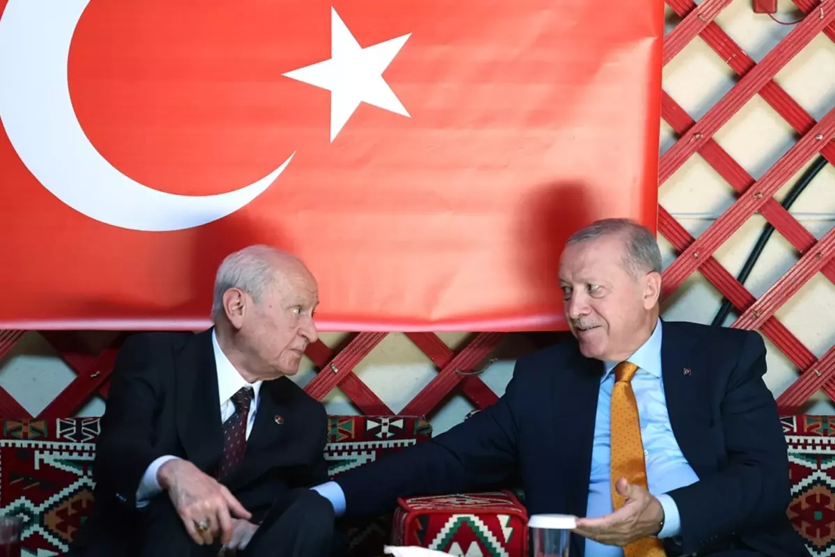 Cumhurbaşkanı Erdoğan ve Bahçeli'den 'Araları açık' dedikodularını bitiren pozlar