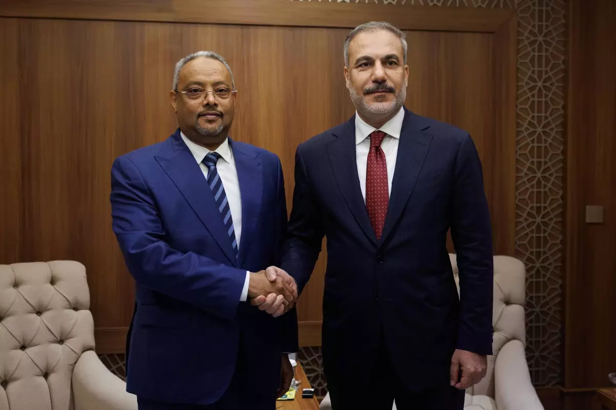 Dışişleri Bakanı Hakan Fidan, Cidde'de Cibuti Dışişleri Bakanı ile Bir Araya Geldi