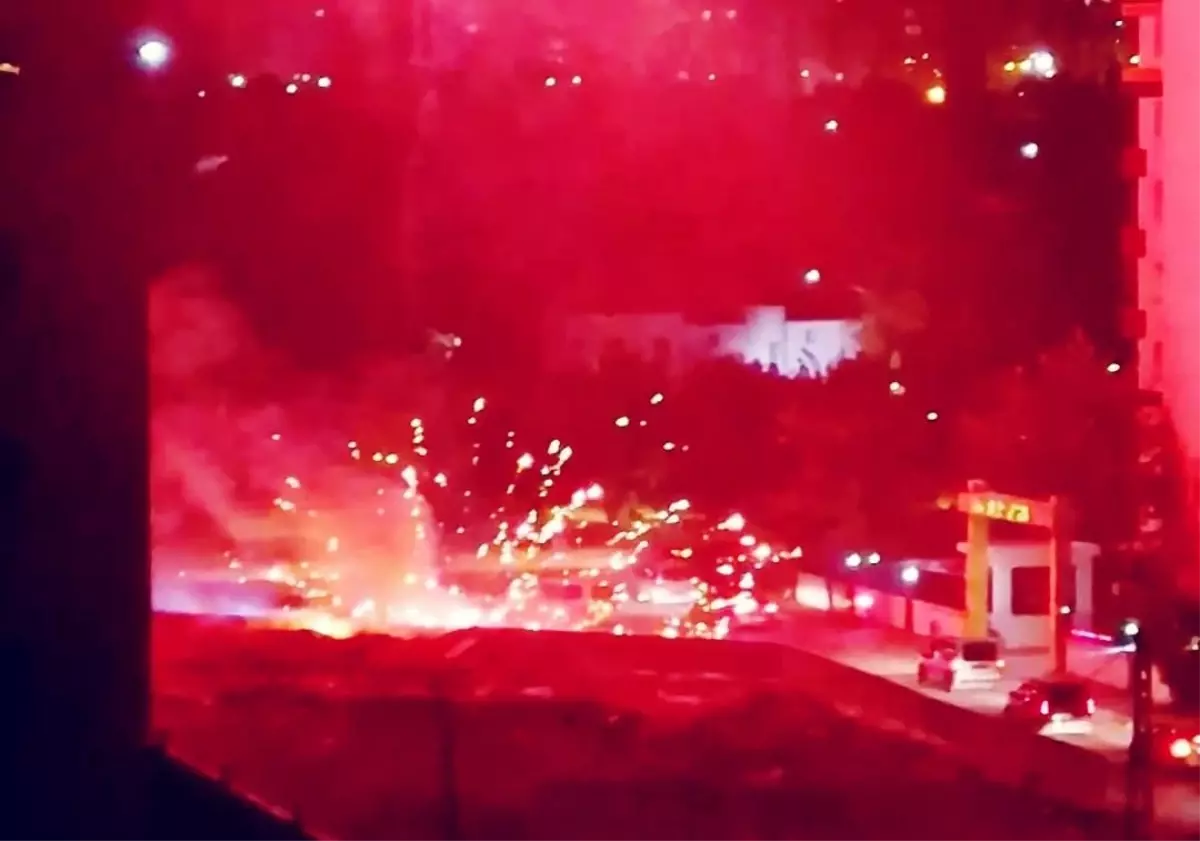 Diyarbakır'da Düğün Konvoyu Yangını Söndürdü