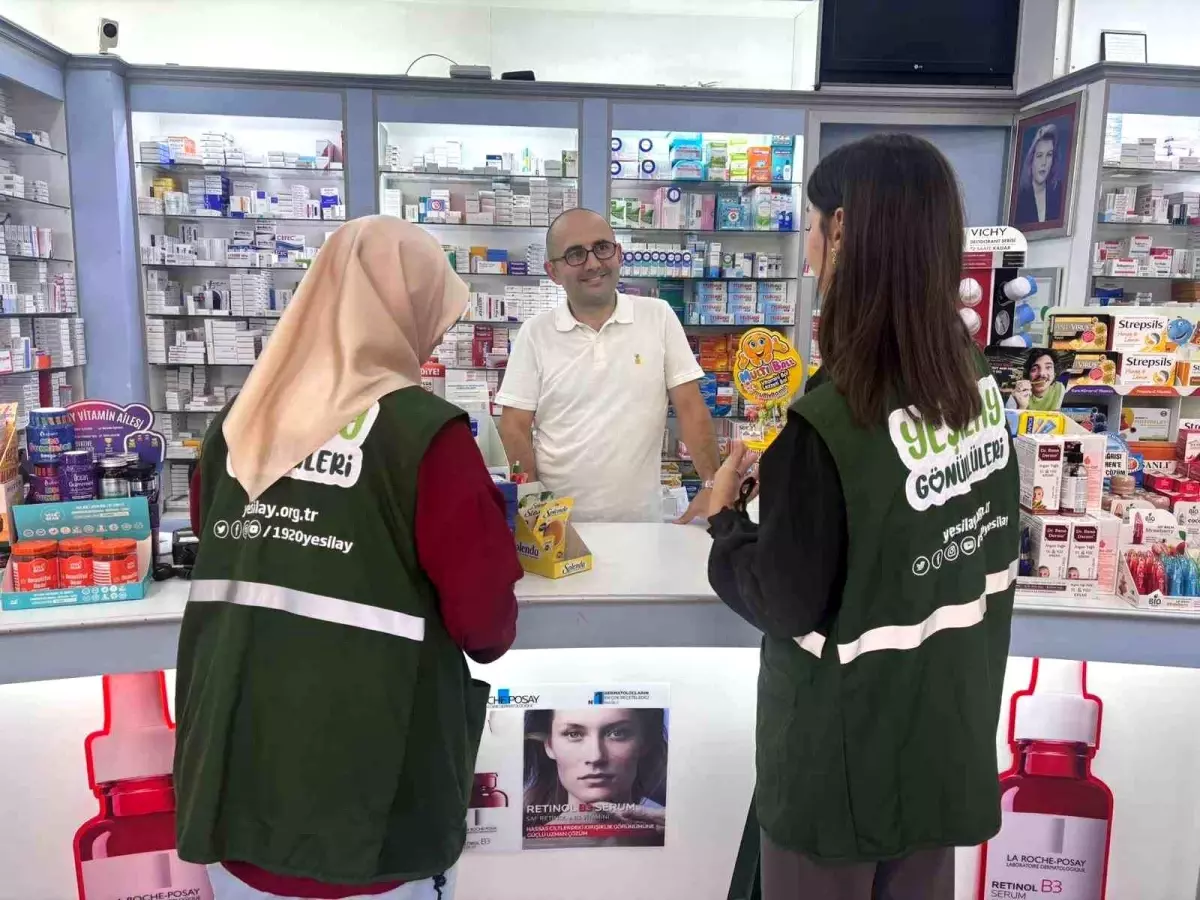 Yeşilay Bursa, Bağımsızlık Seferberliği Kapsamında Eczaneleri Ziyaret Etti