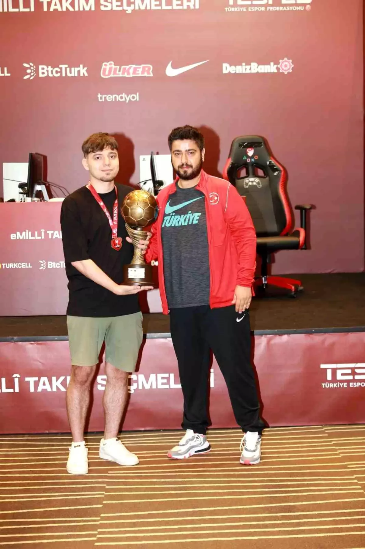 EA SPORTS FC 25 Seçmelerinde Berk Turan Şampiyon Oldu