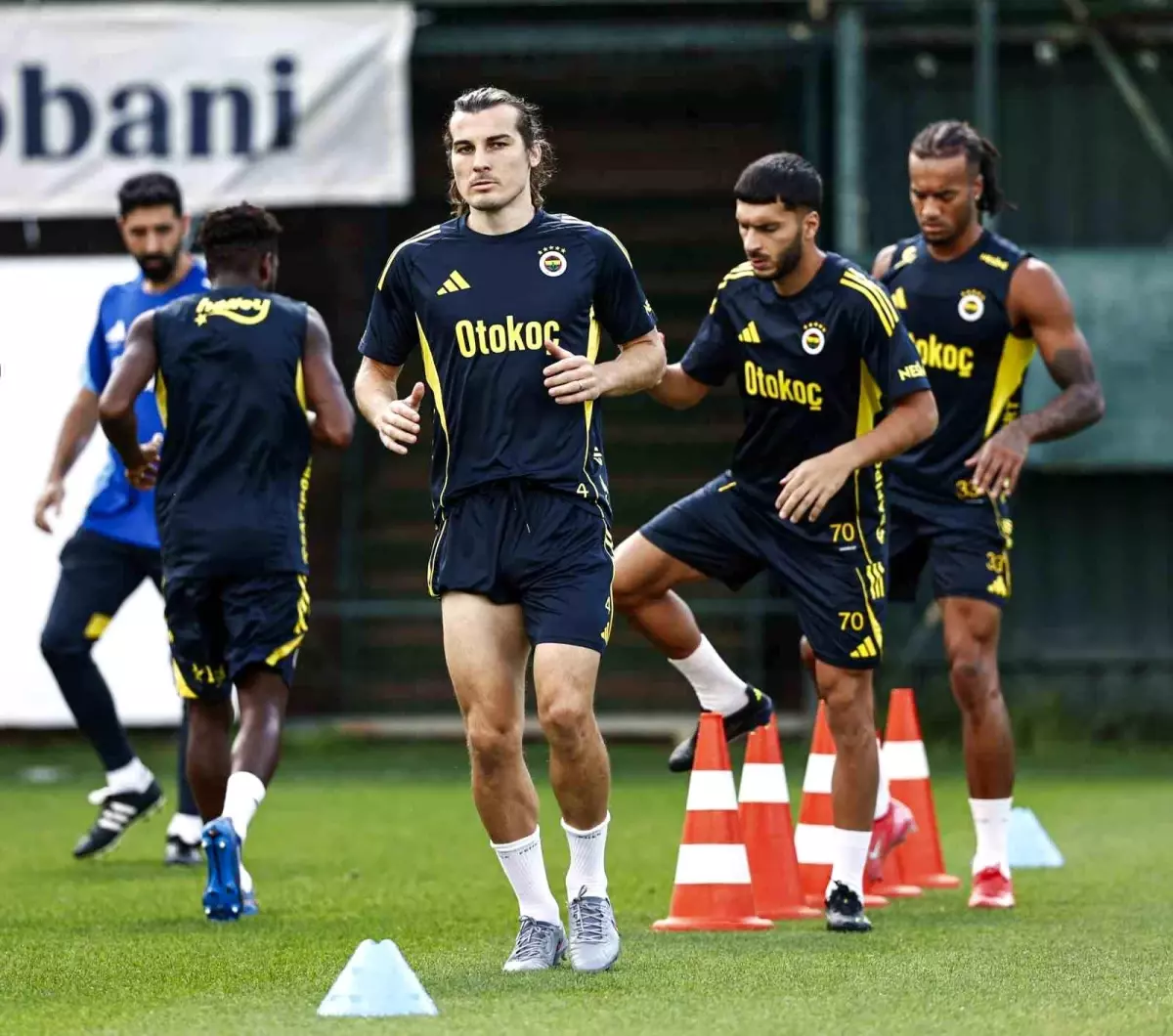 Fenerbahçe, Benfica Maçına Hazırlıklarını Sürdürüyor