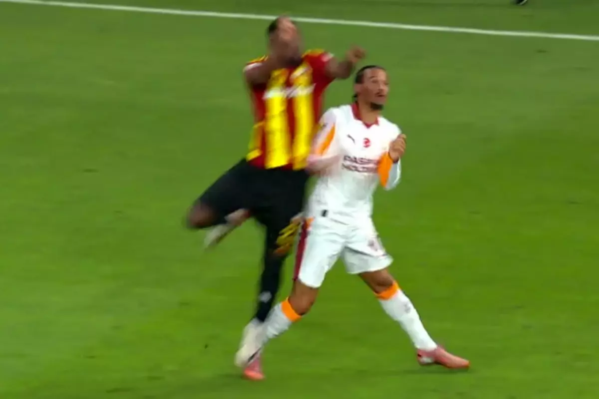 Galatasaray'ın golünden önce faul var mı? İşte ünlü yorumcuların görüşleri