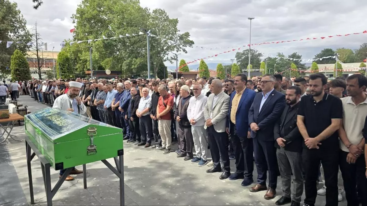 Boğulma Tehlikesi Geçiren Öğretmen Hayatını Kaybetti