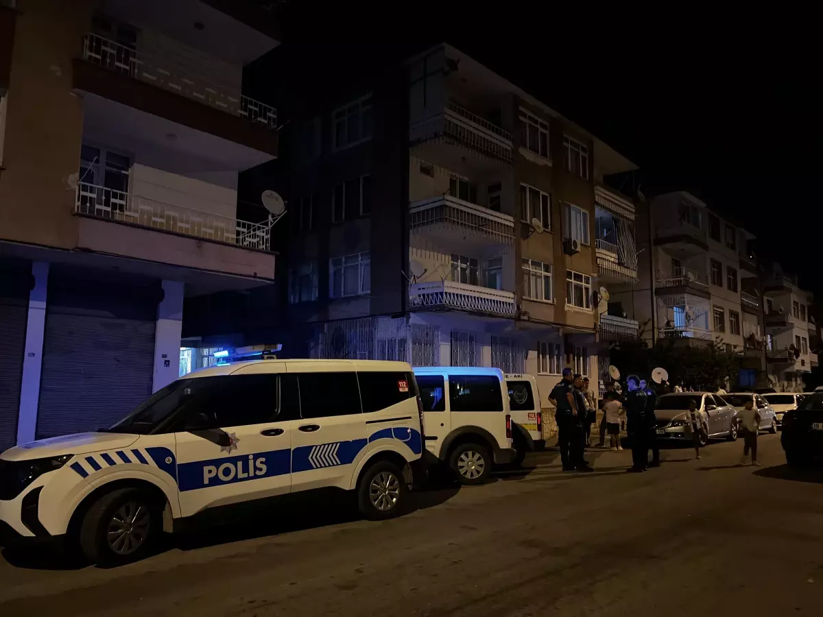Boşanmış Eşini Bıçakla Yaraladı
