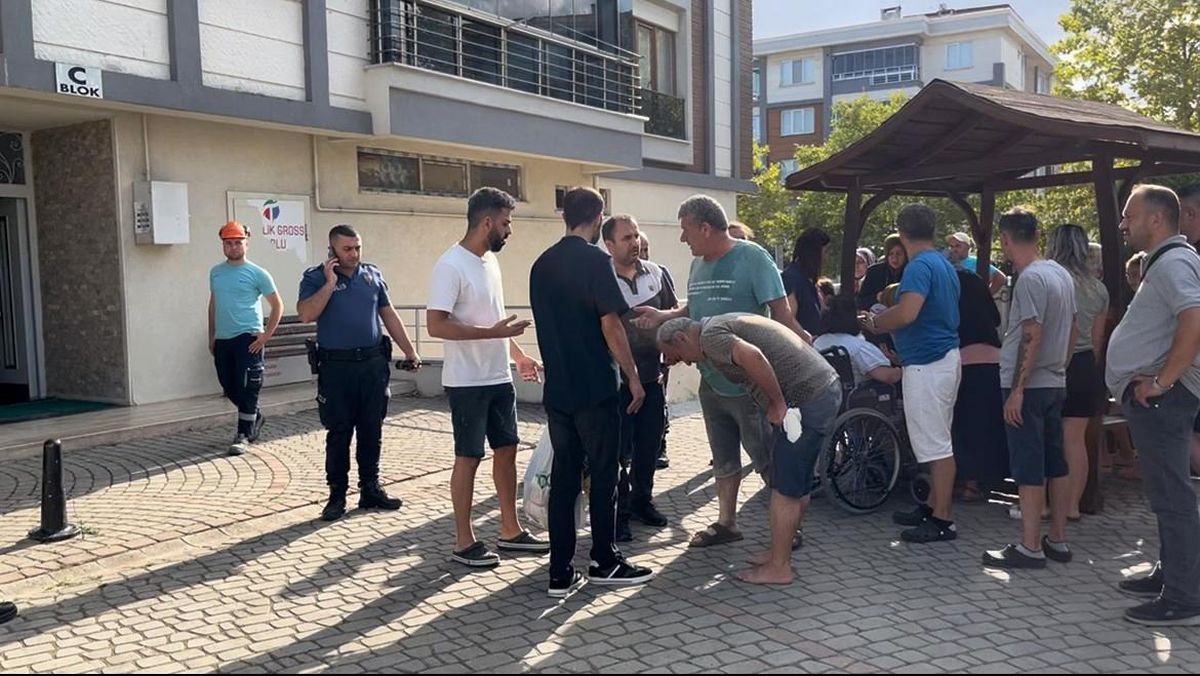 Tekirdağ'da Kibrit Çöpünden Yapılan Maket Ev Alev Aldı