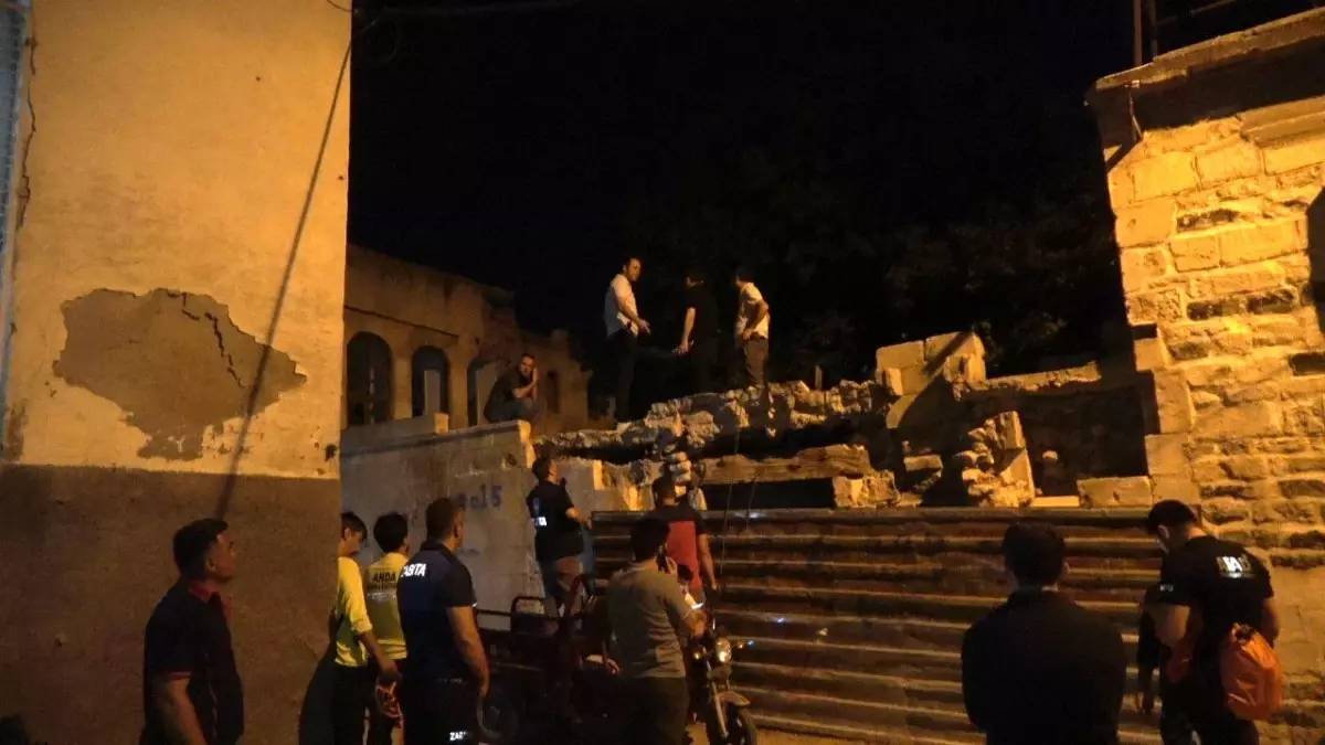 Kilis&apos;te Kayıp 2 Yaşındaki Kız Çocuğu Metruk Binada Bulundu