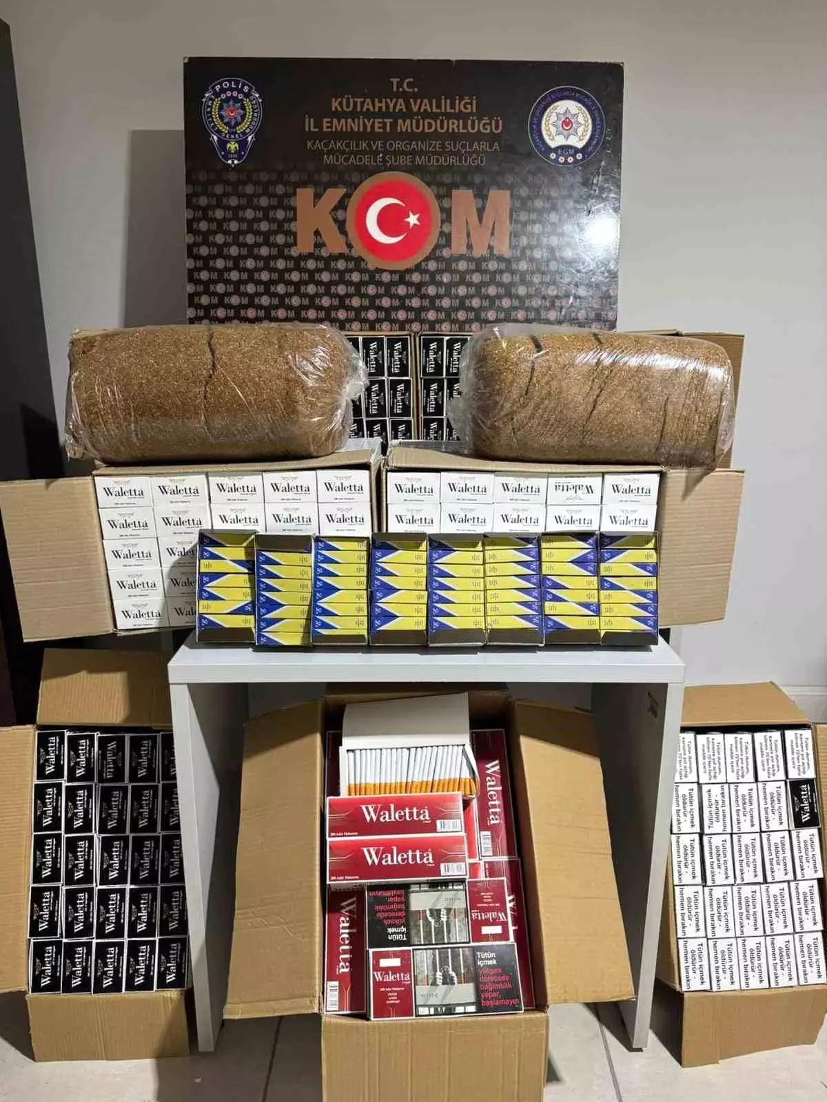 Kütahya'da Kaçak Tütün Operasyonu: 90 Bin Makaron Ele Geçirildi