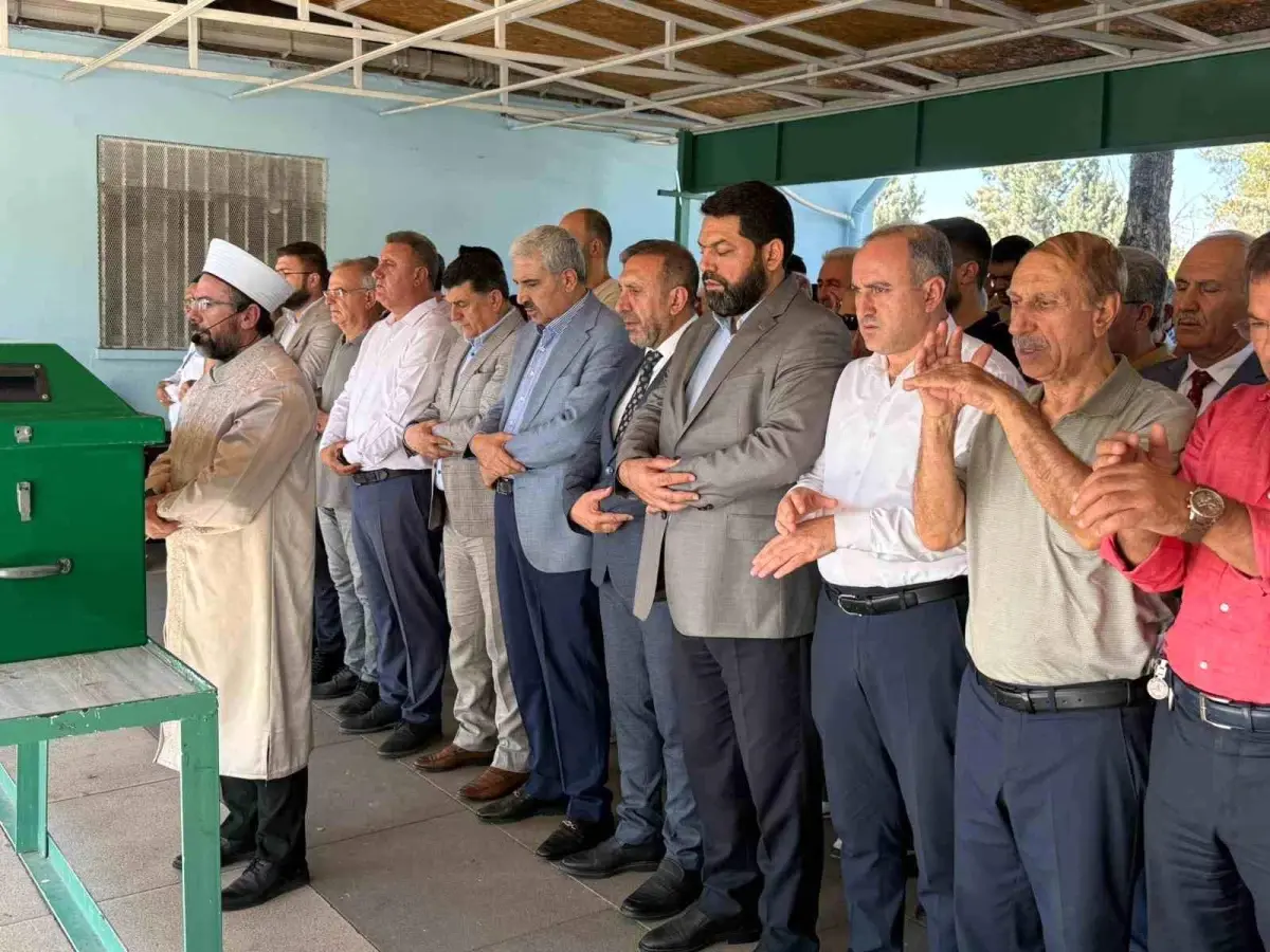 Mersin'deki Trafik Kazasında Hayatını Kaybeden Farah Elmasri Diyarbakır'da Defnedildi
