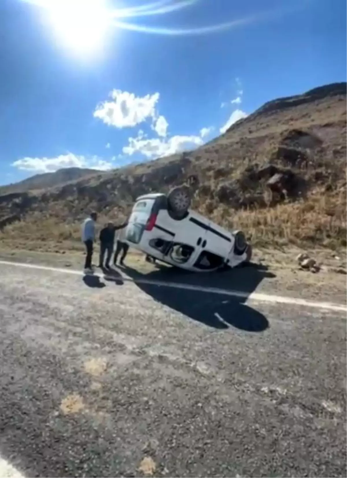 Sarıkamış&apos;ta Trafik Kazası: 2 Yaralı