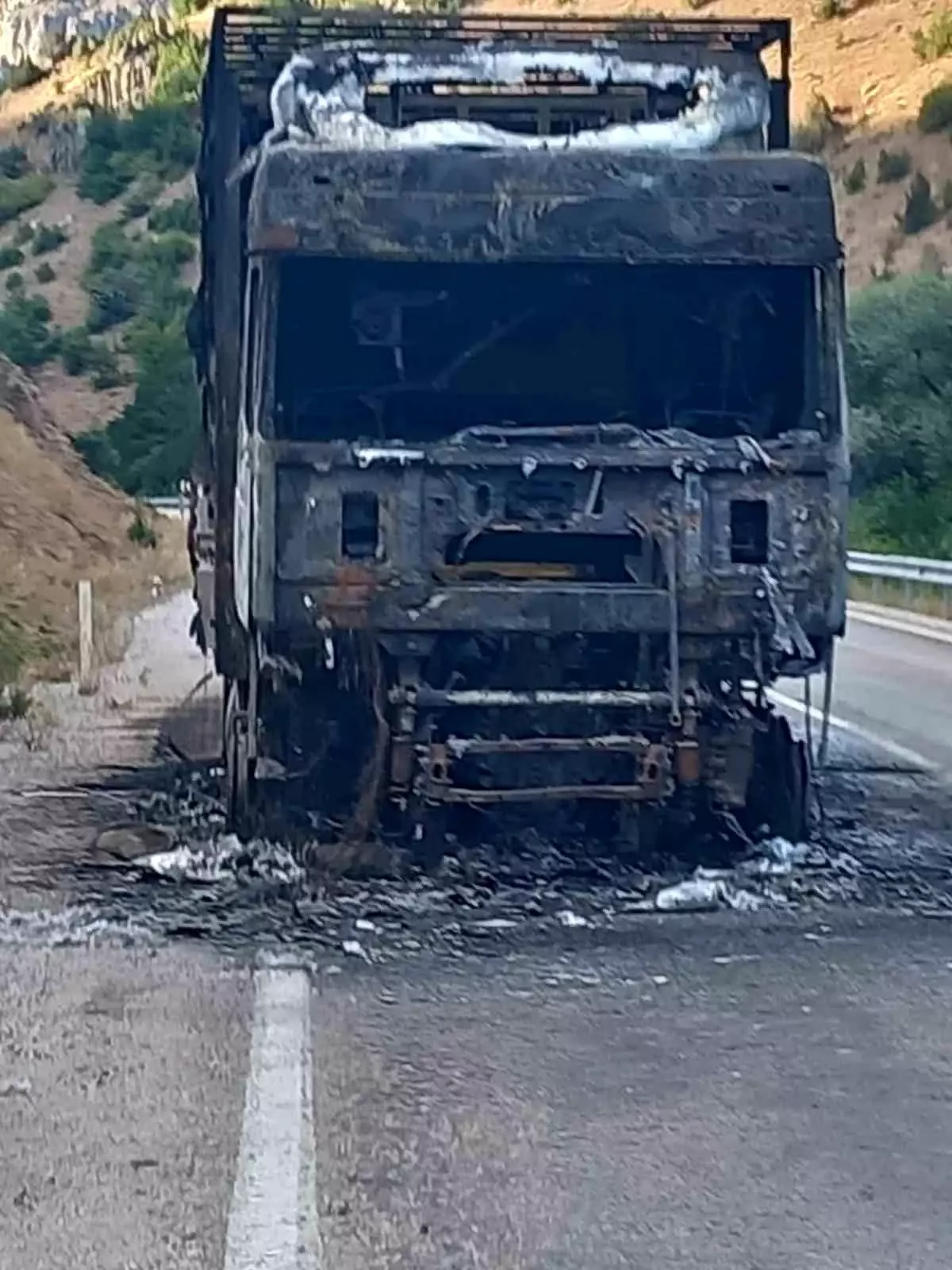 Gümüşhane'de Çekici Yangında Kulanılamaz Hale Geldi