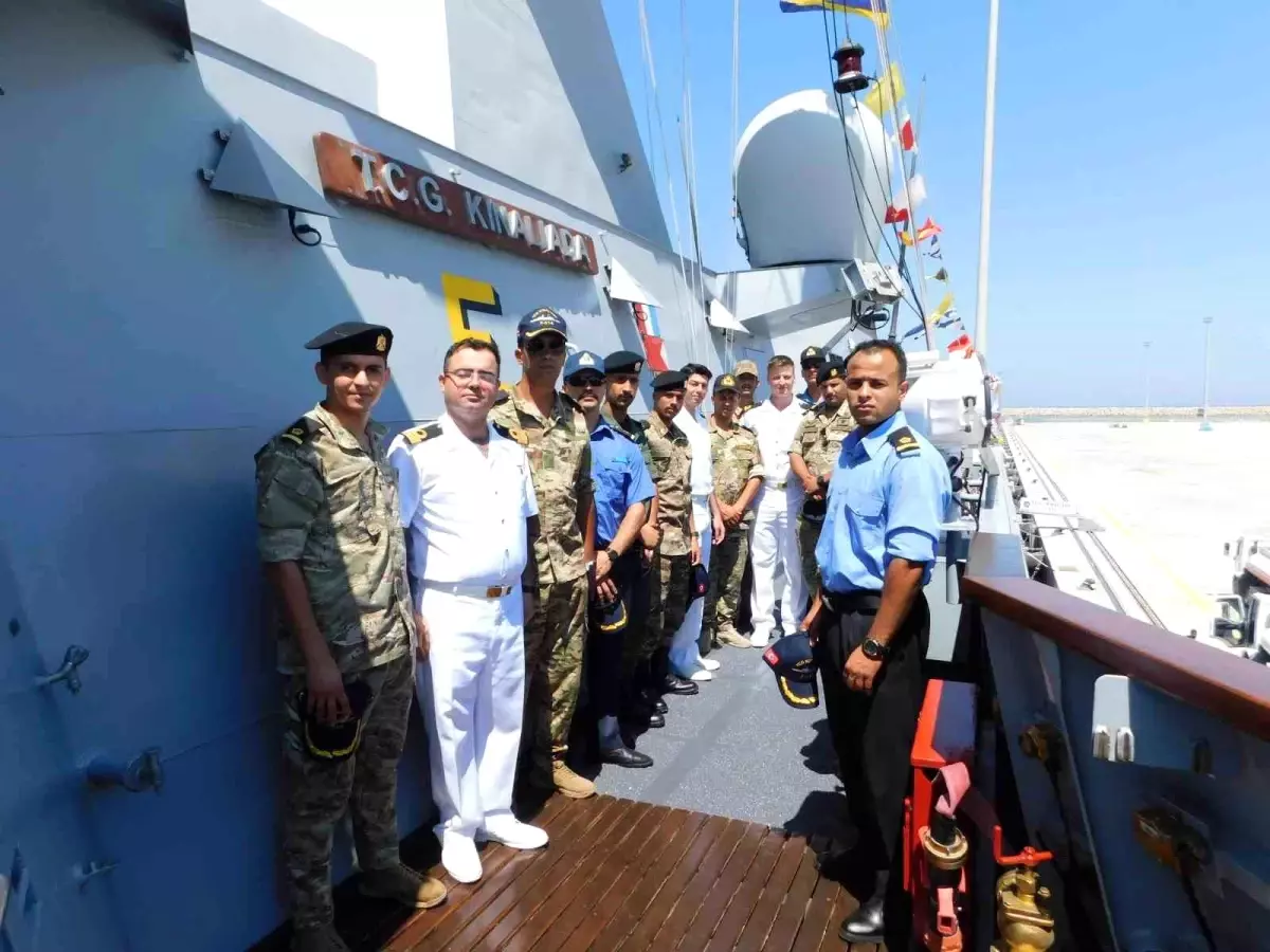TCG Kınalıada, Bingazi&apos;ye Liman Ziyareti Gerçekleştirdi