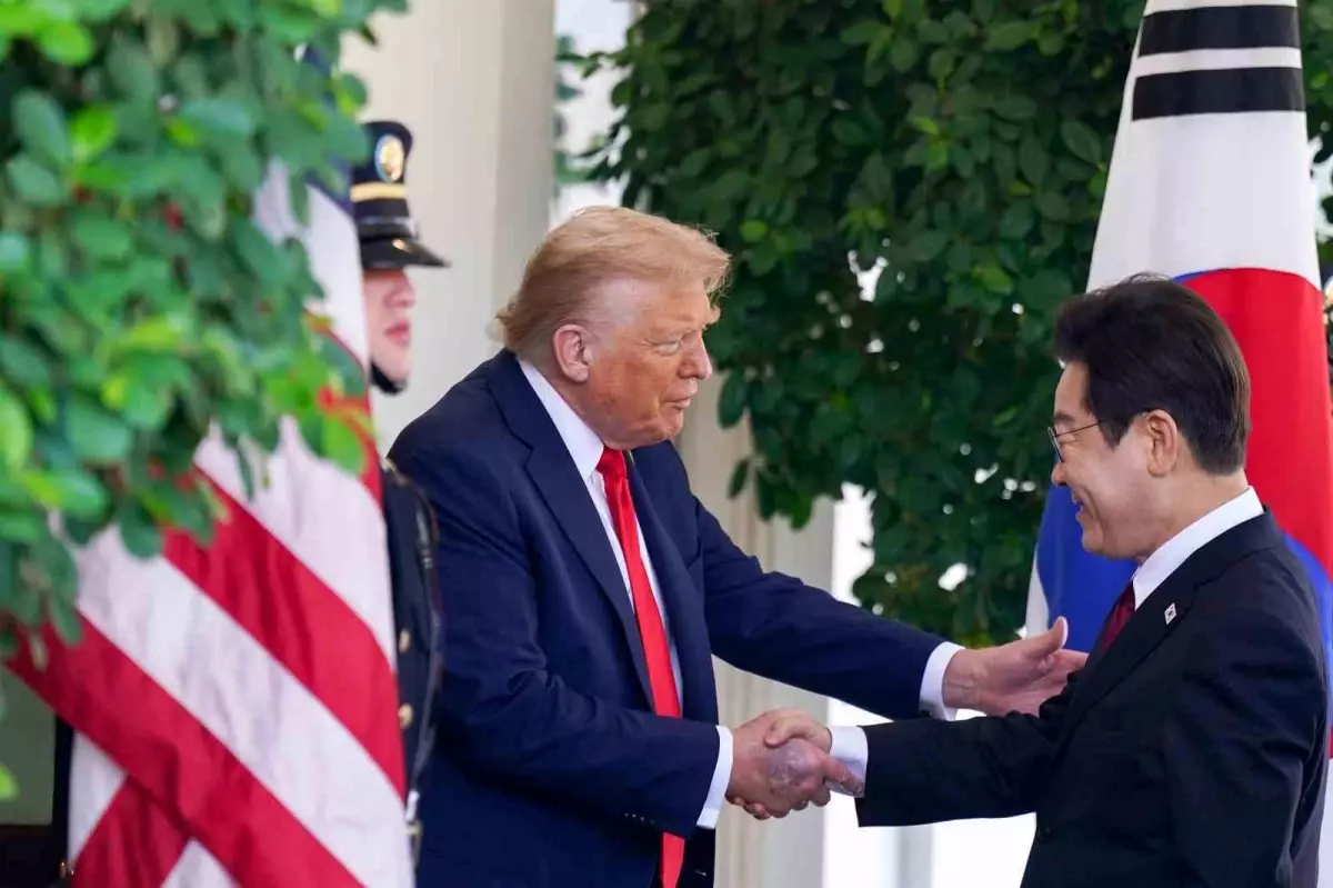 Beyaz Saray, Trump'ın Elindeki Morluğun Sebebini Açıkladı