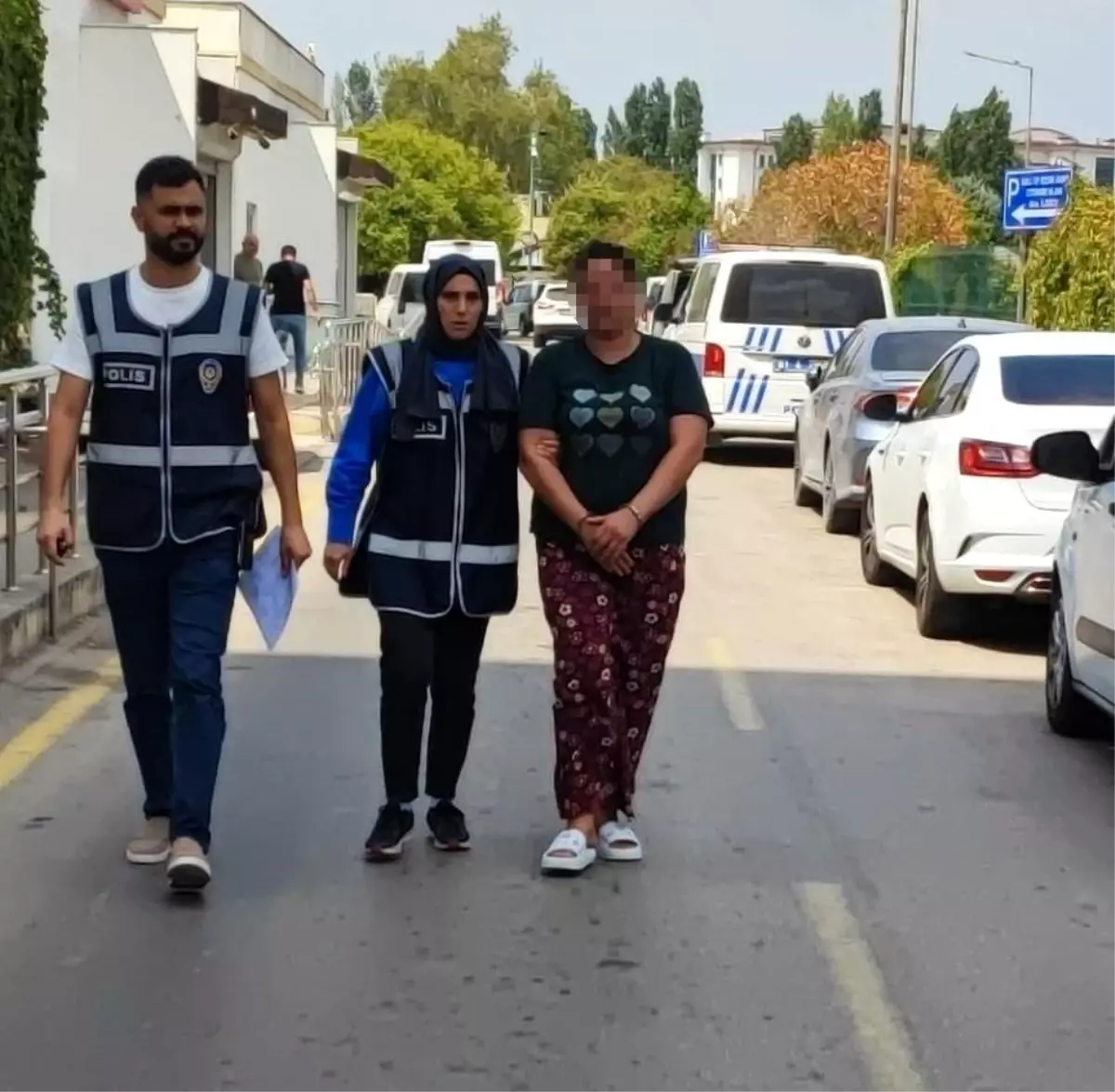 Çocuğun Anneden Gözyaşlarıyla Yardım İsteği