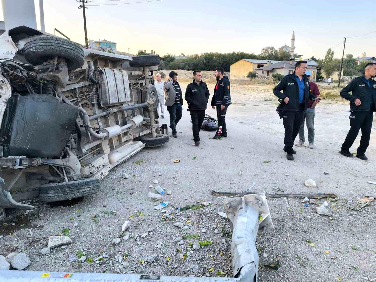 Van'da Trafik Kazası: 4 Yaralı
