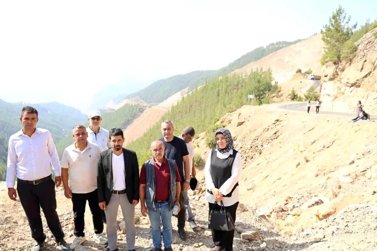 Adana'da 5 Kişinin Ölümüne Sebep Olan Yolun Yapılması Talep Ediliyor