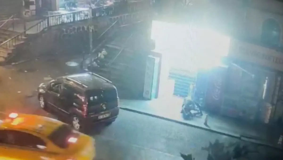 Beyoğlu'nda Gasp Olayı: Şüpheli Güven Timleri Tarafından Yakalandı