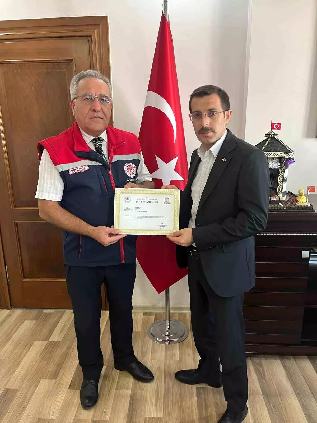 Soner Altun&apos;a Üstün Başarı Belgesi