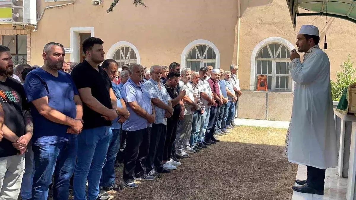 Ulus&apos;ta Kaybolan Adamın Cansız Bedeni Bulundu, Cenaze Töreni Yapıldı