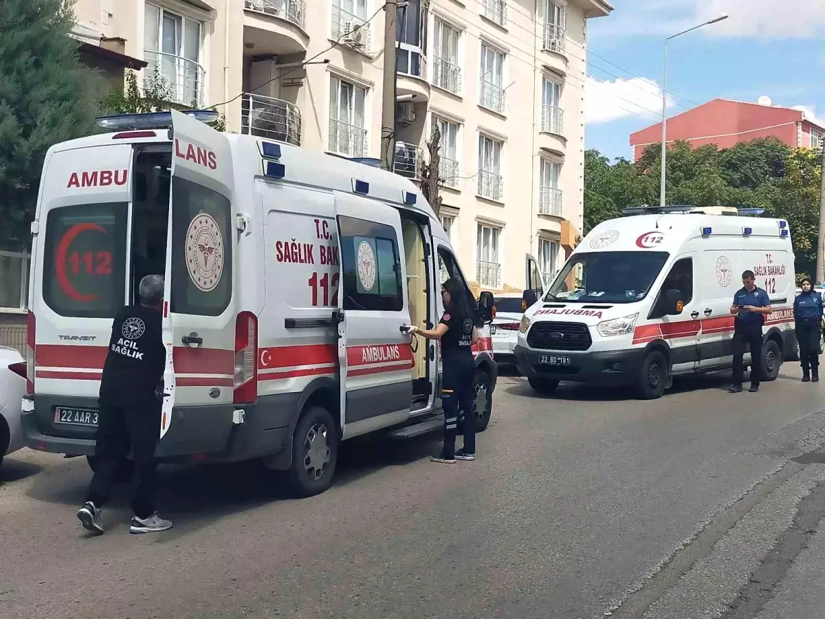 Edirne'de Motosiklet Kazası: Yaşlı Kadın Yaralandı