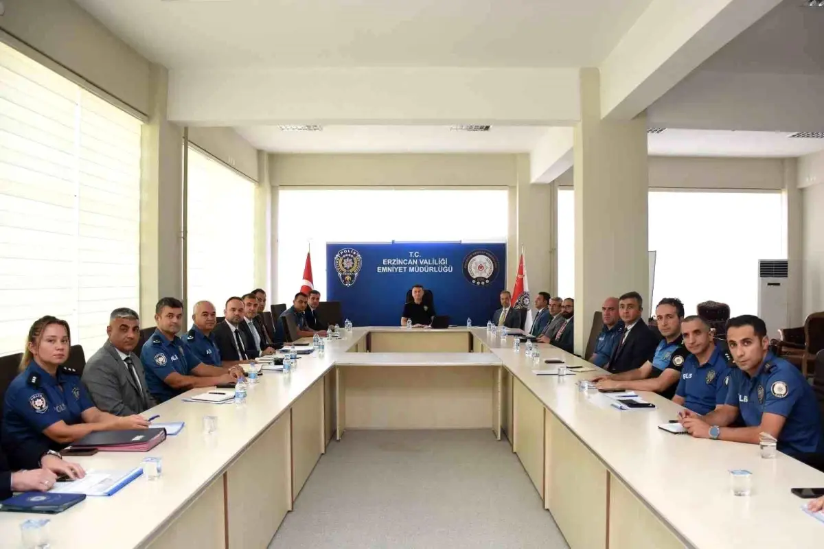 Erzincan&apos;da Huzur ve Güven Toplantısı