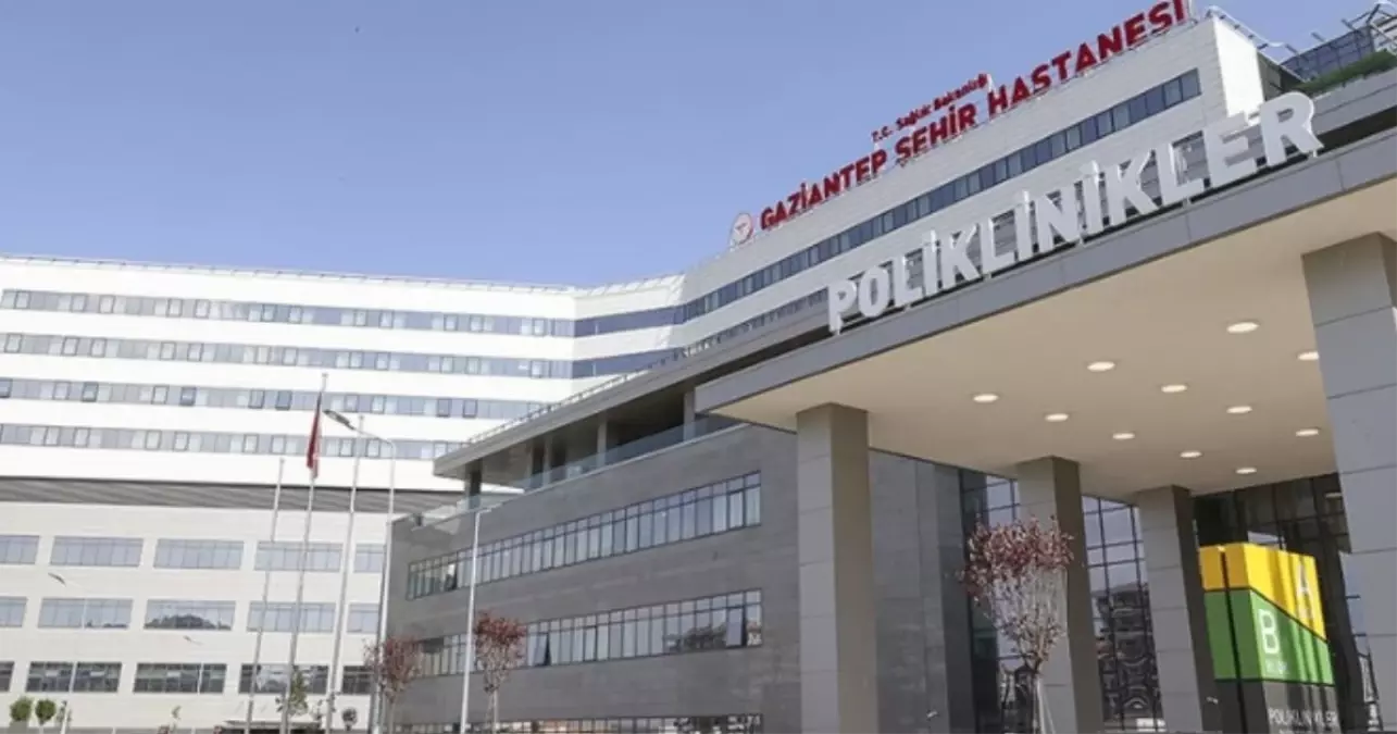 Gaziantep Şehir Hastanesi'nde ne oldu? Doktor hasta yakınlarının üzerine mi yürüdü?