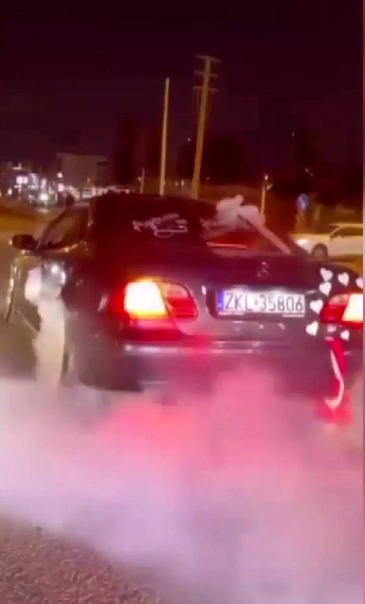 Düğün Konvoyunda Lastik Yakan Sürücüye 10 Bin TL Ceza
