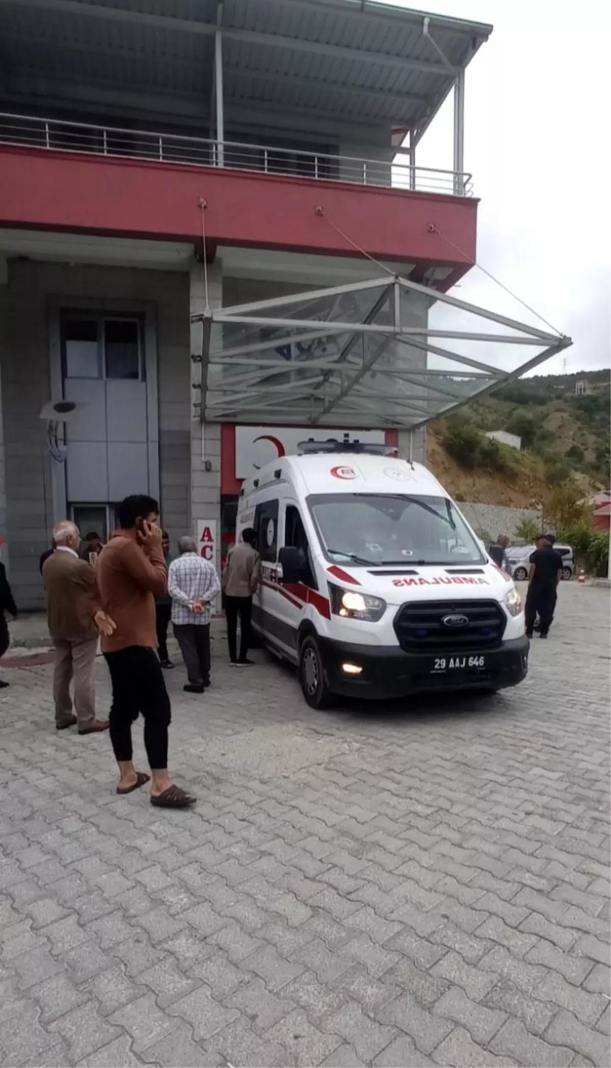 Gümüşhane&apos;de Tünelde Çarpışma: 5 Yaralı