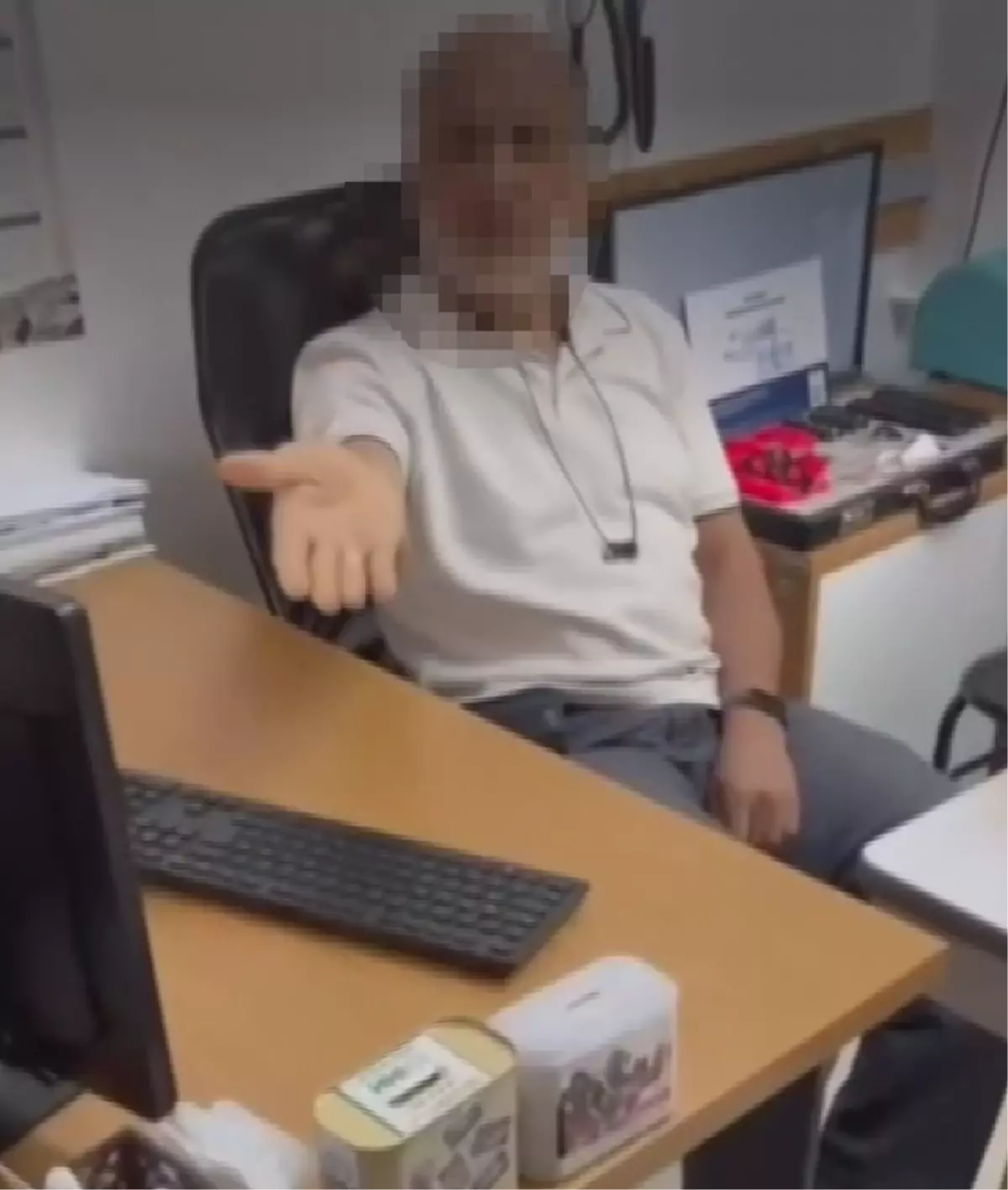 Doktor, Kıyafetini Beğenmediği Hastayı Muayene Etmedi