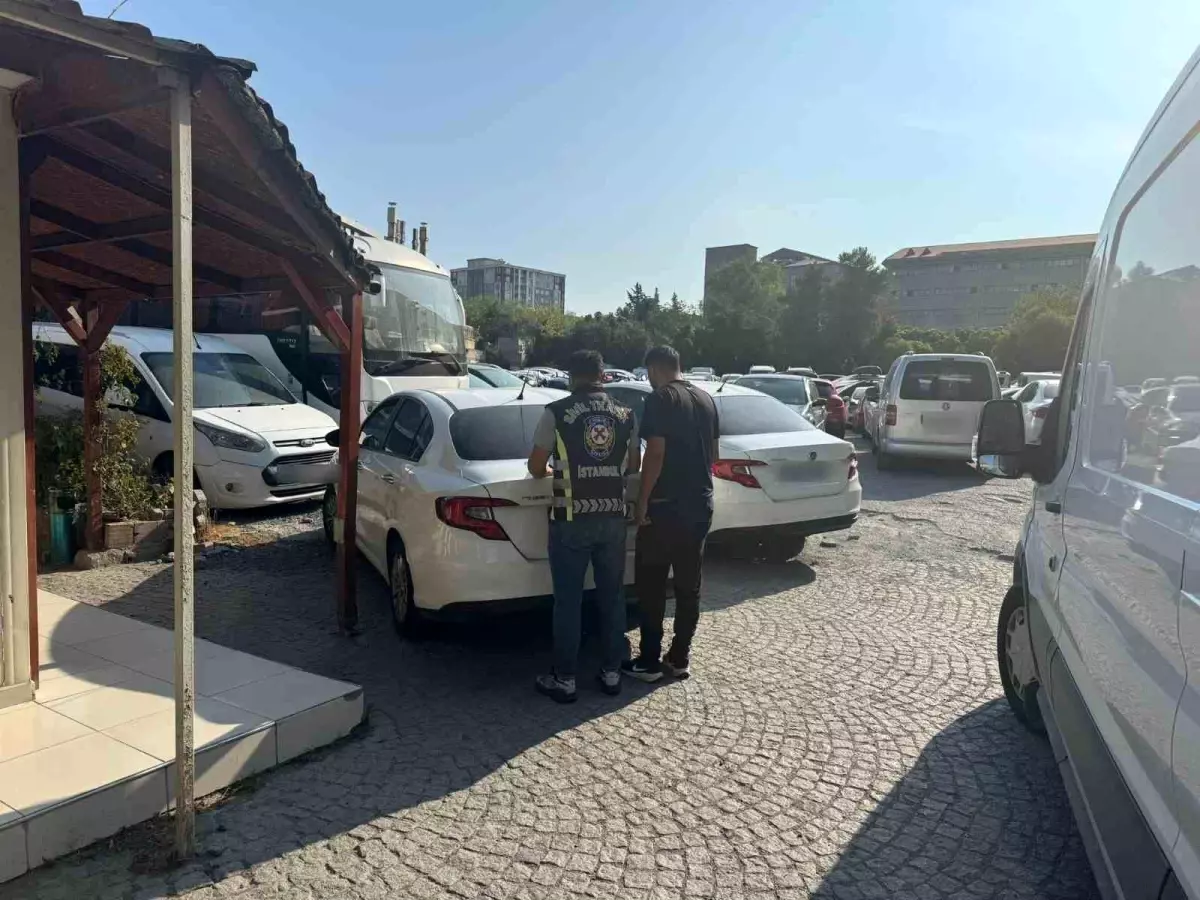 İstanbul&apos;da Trafik Güvenliğini Tehlikeye Atan 3 Kişi Yakalandı